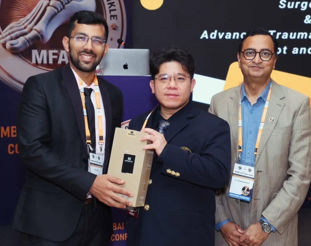 Dr. Yash Ved receiving his prize for a podium finish in the Young Guns presentation at the Mumbai Foot and Ankle Course 2026